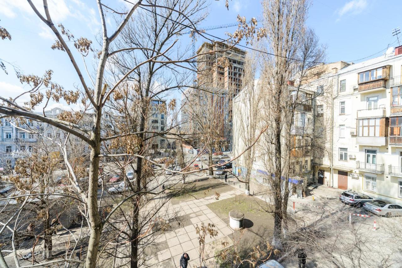 911 Apartments Antonovichа Kiev Dış mekan fotoğraf