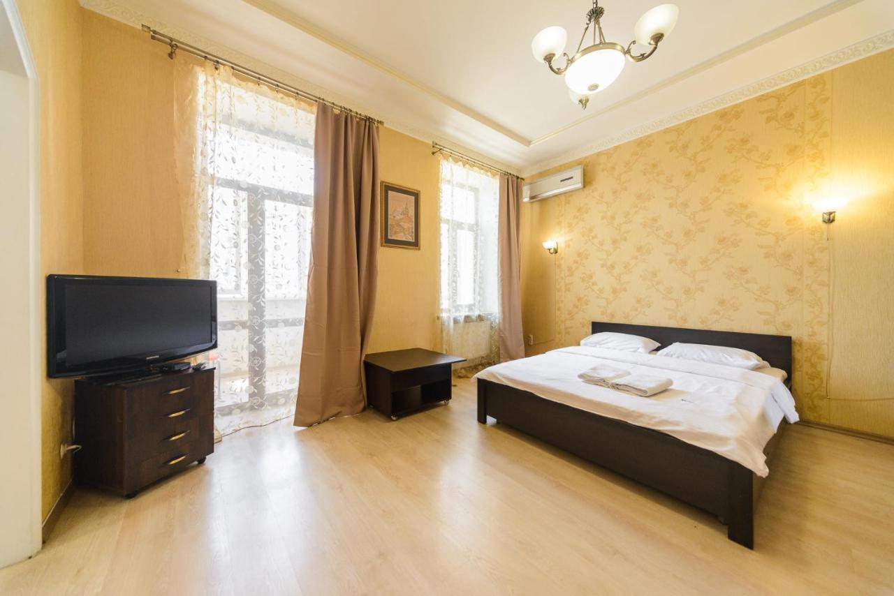 911 Apartments Antonovichа Kiev Dış mekan fotoğraf