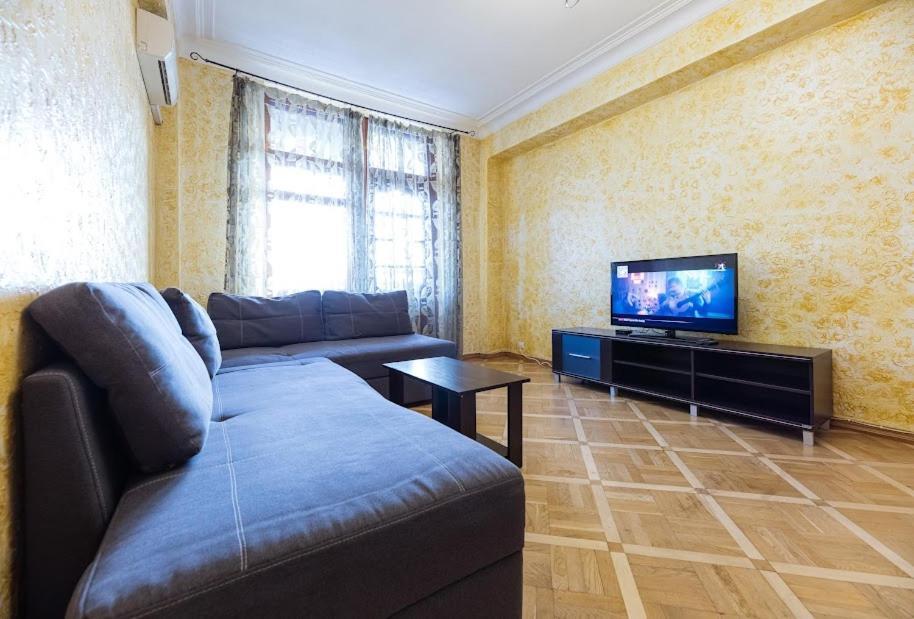 911 Apartments Antonovichа Kiev Dış mekan fotoğraf