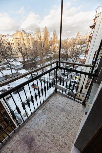 911 Apartments Antonovichа Kiev Dış mekan fotoğraf