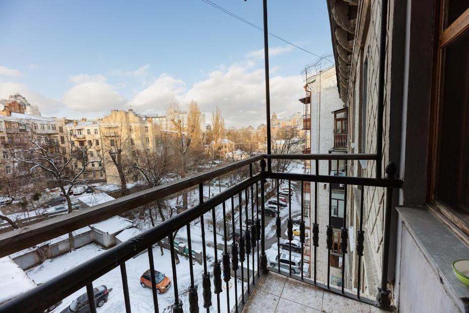 911 Apartments Antonovichа Kiev Dış mekan fotoğraf