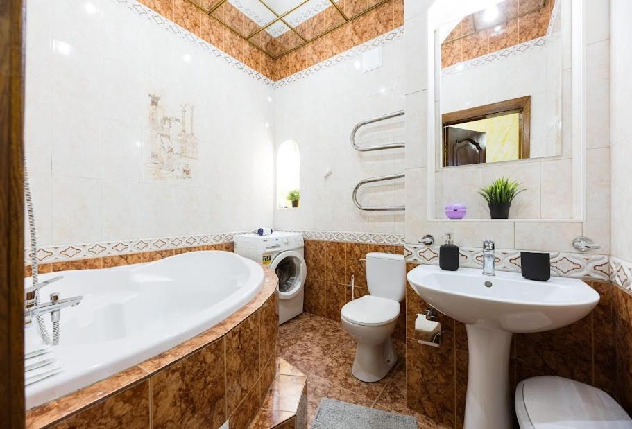 911 Apartments Antonovichа Kiev Dış mekan fotoğraf