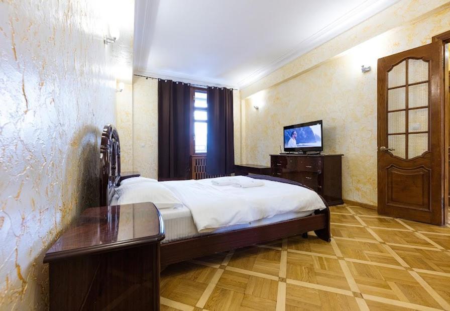 911 Apartments Antonovichа Kiev Dış mekan fotoğraf
