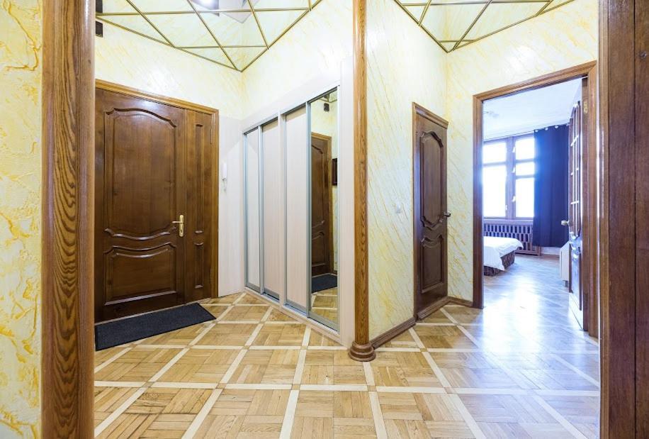 911 Apartments Antonovichа Kiev Dış mekan fotoğraf