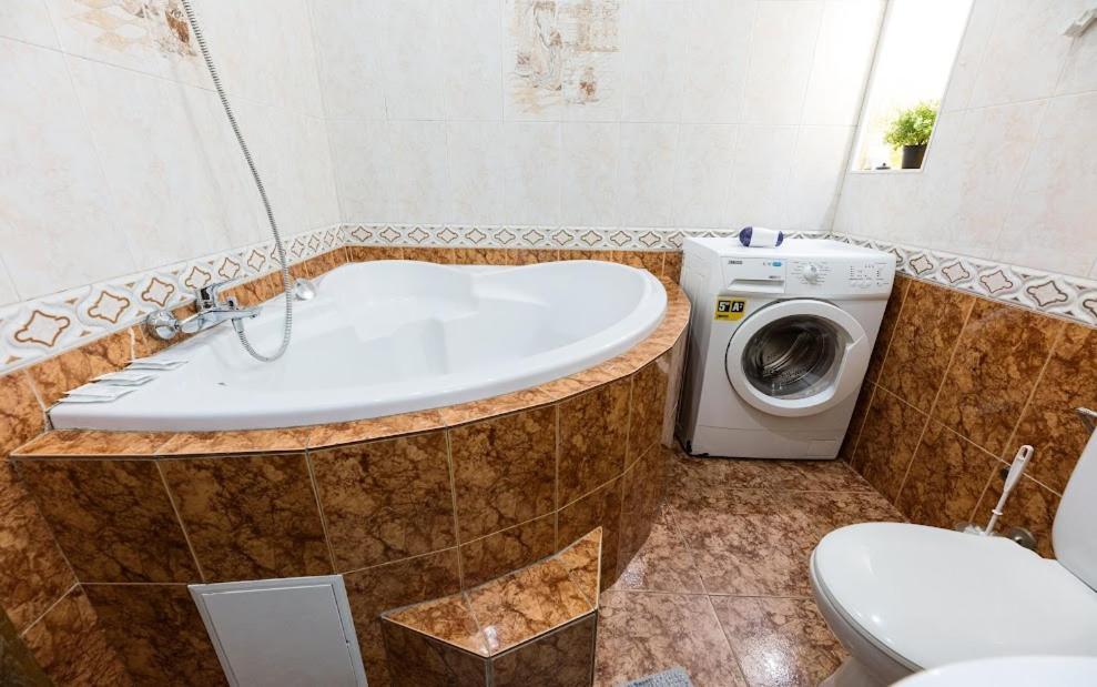 911 Apartments Antonovichа Kiev Dış mekan fotoğraf