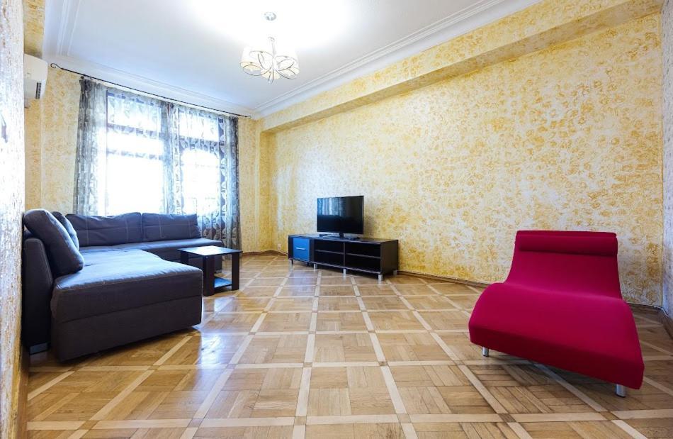 911 Apartments Antonovichа Kiev Dış mekan fotoğraf