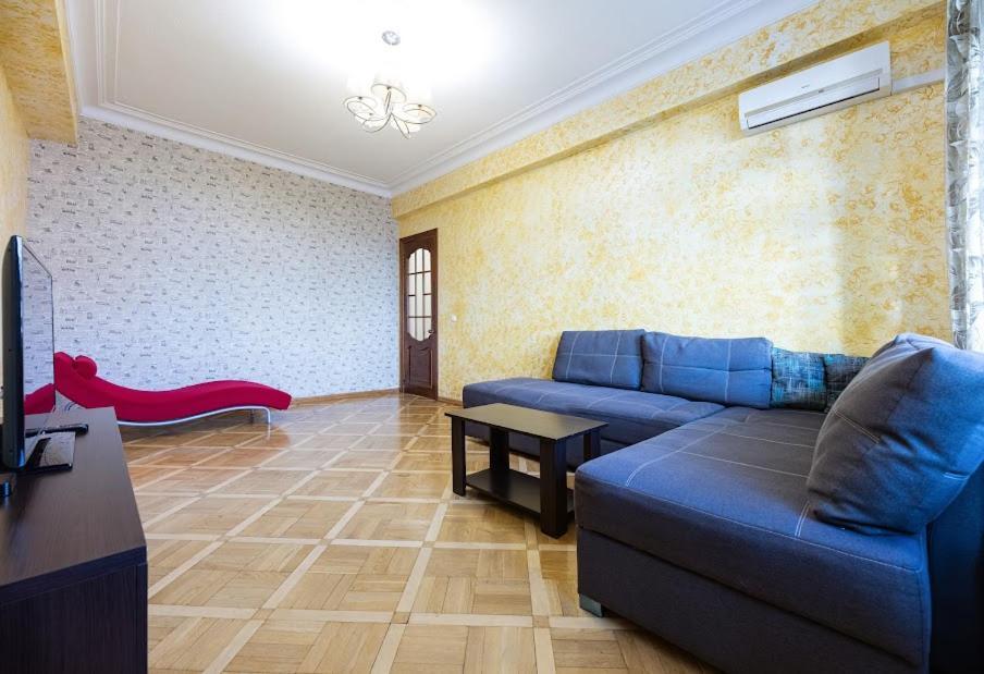 911 Apartments Antonovichа Kiev Dış mekan fotoğraf