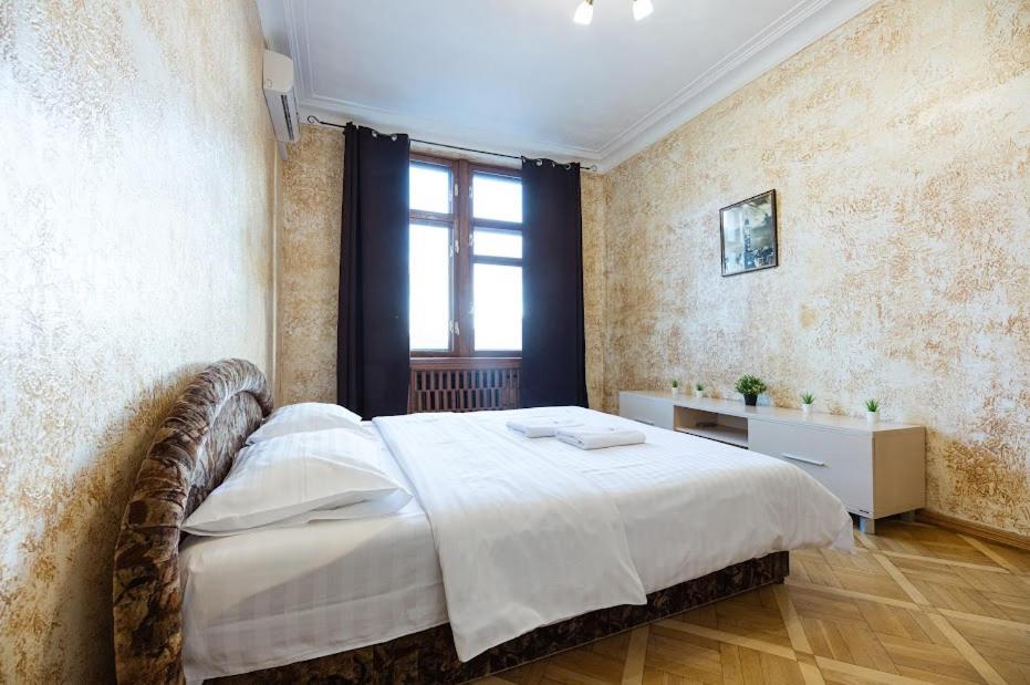 911 Apartments Antonovichа Kiev Dış mekan fotoğraf
